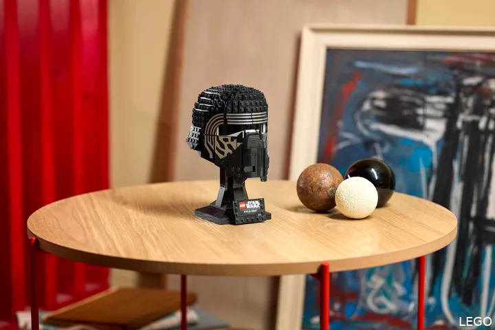 LEGO Kylo Ren helm