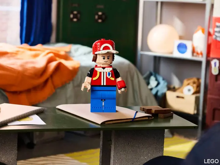 LEGO Pokemon Trainer Red