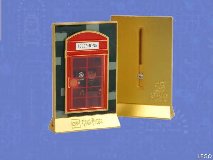 LEGO Harry Potter Ministry of Magic Phone Booth pin