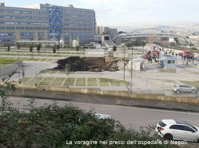 voragine ospedale napoli