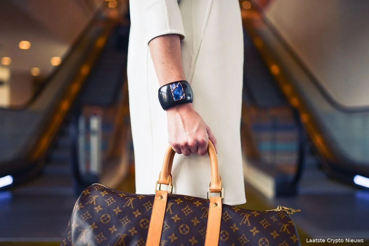 lvmh eigenaar van oa louis vuitton gaat blockchain platform lanceren om echtheid aan te tonen van luxemerken cryptobenelux