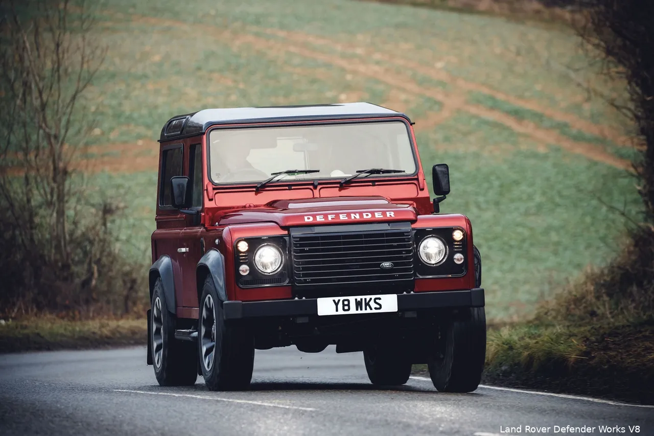 lr classic defender works v8