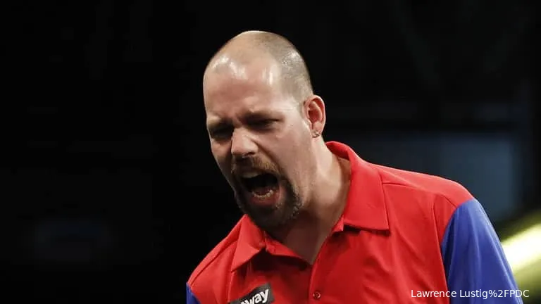 Cor Dekker nahm für Norwegen am diesjährigen World Cup of Darts teil.