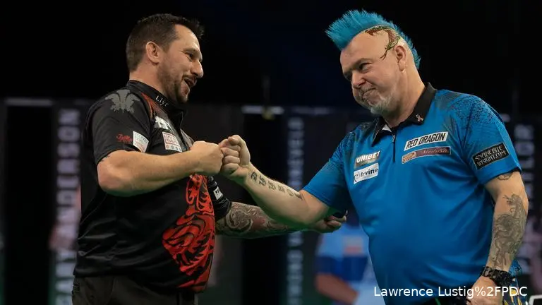 jonny clayton peter wright 61f2bc979bc6d