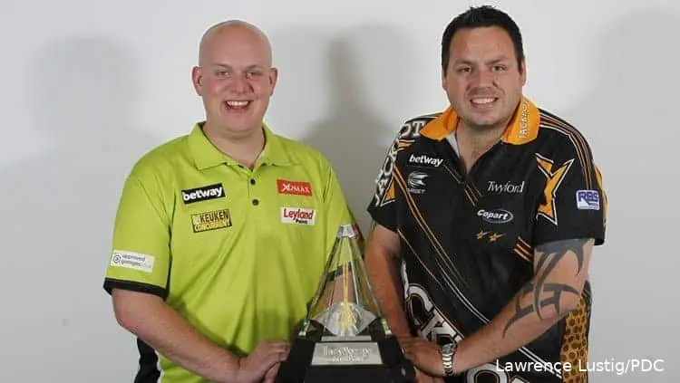 Van Gerwen en Lewis werden na Phil Taylor gezien als de volgende generatie.