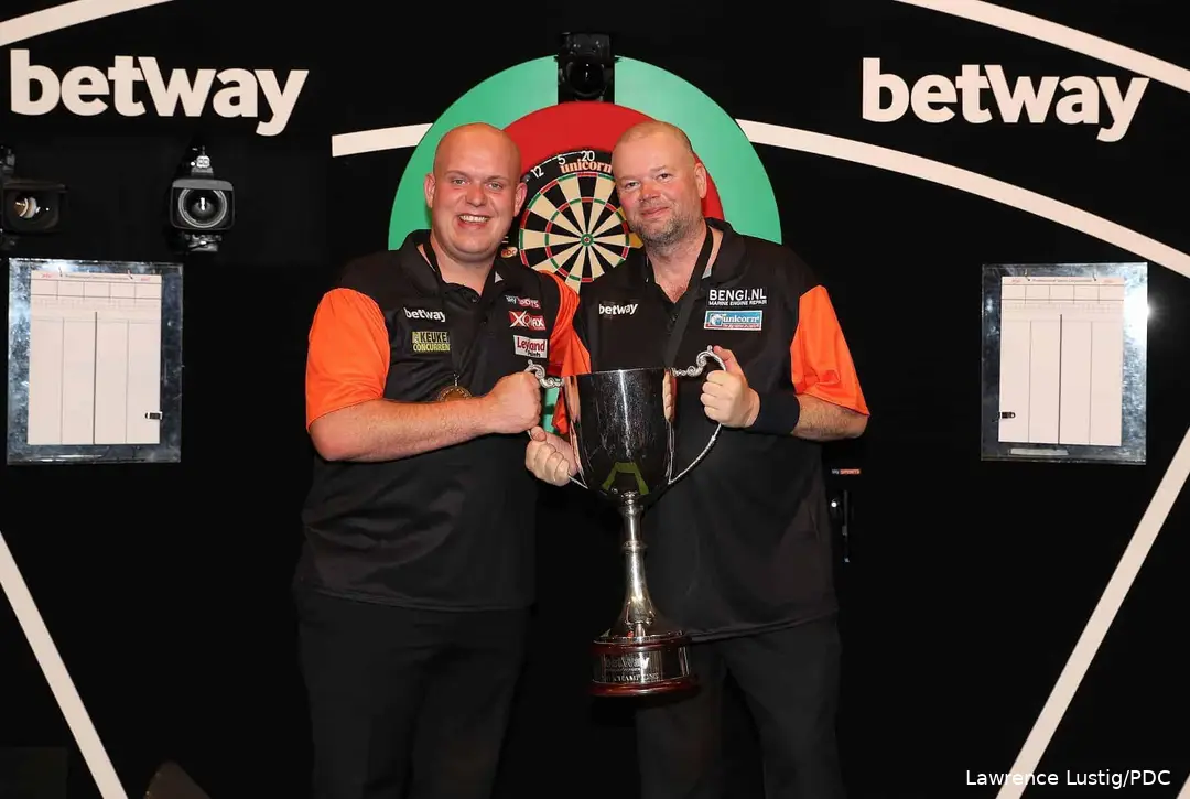 Michael van Gerwen en Raymond van Barneveld wonnen de World Cup of Darts drie keer samen