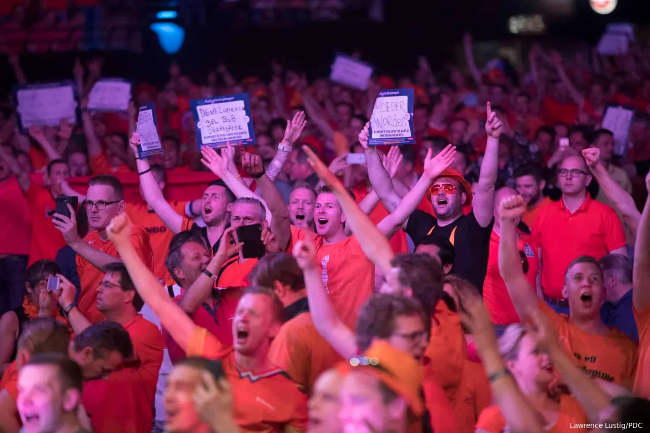 The Rotterdam crowd often deck themselves out all in orange for a Premier League Darts night