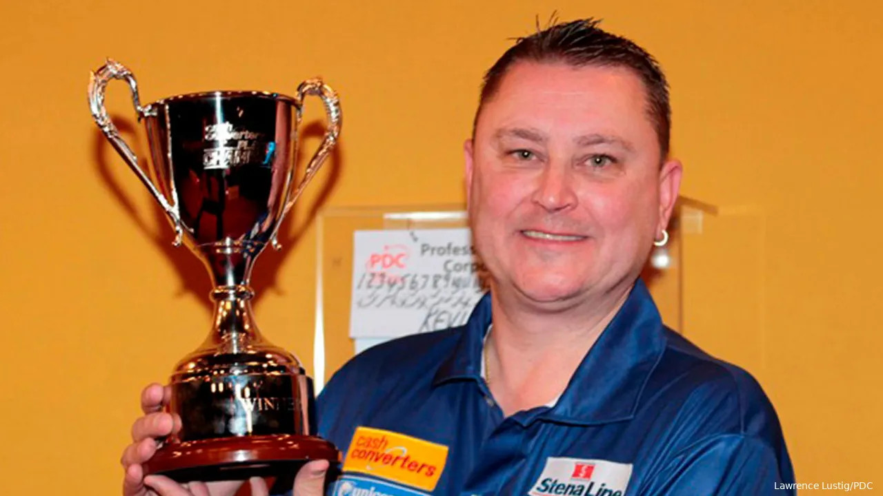 Kevin Painter with his trophy from the Players Championship Finals