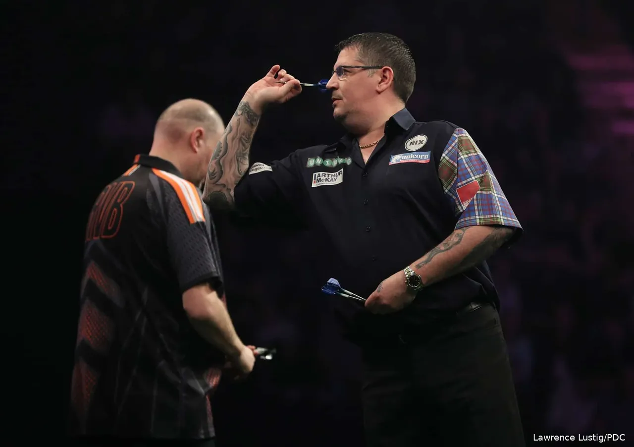 Gary Anderson und Raymond van Barneveld treffen sich schon seit mehreren Jahrzehnten im Dartsport