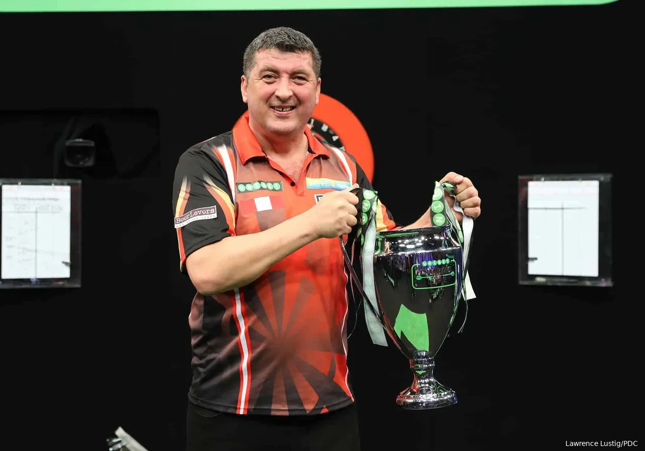 Mensur Suljovic is één van de weinige spelers die de Champions League of Darts heeft gewonnen