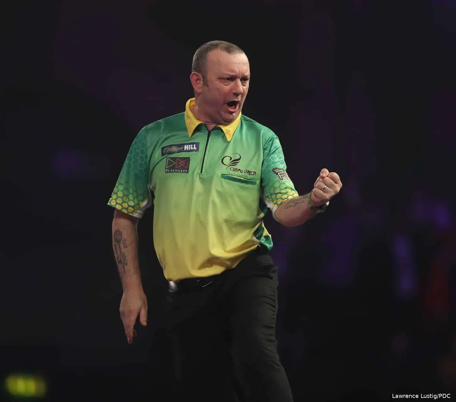 Darren Webster balt de vuist