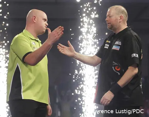 Das Match zwischen Michael van Gerwen und Raymond van Barneveld bei der Darts-WM 2017 ging als das beste WM-Match aller Zeiten in die Geschichte ein