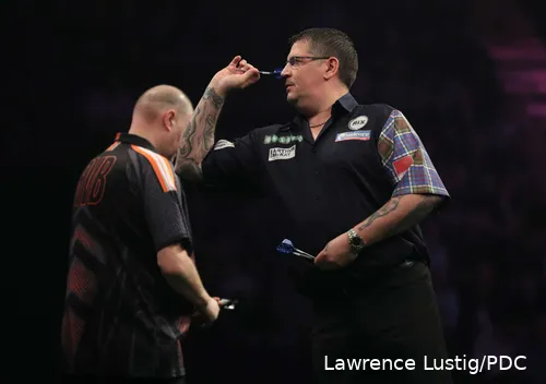 Gary Anderson und Raymond van Barneveld treffen sich schon seit mehreren Jahrzehnten im Dartsport