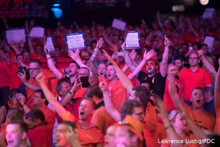 The Rotterdam crowd often deck themselves out all in orange for a Premier League Darts night