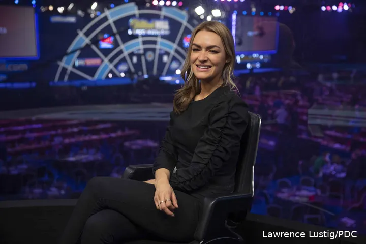 Laura Woods bei der Darts-WM