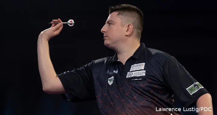 Nick Kenny mag het opnemen tegen vijfvoudig wereldkampioen Raymond van Barneveld in de tweede ronde van het WK Darts