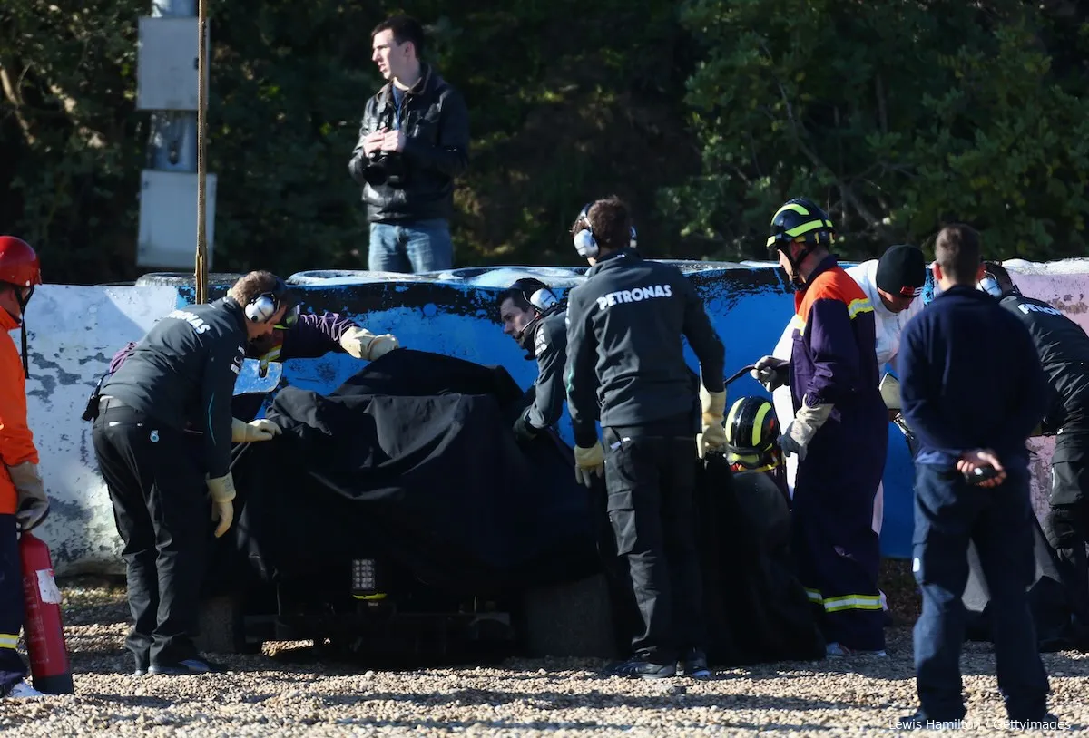lewis hamilton w04 ulykke test