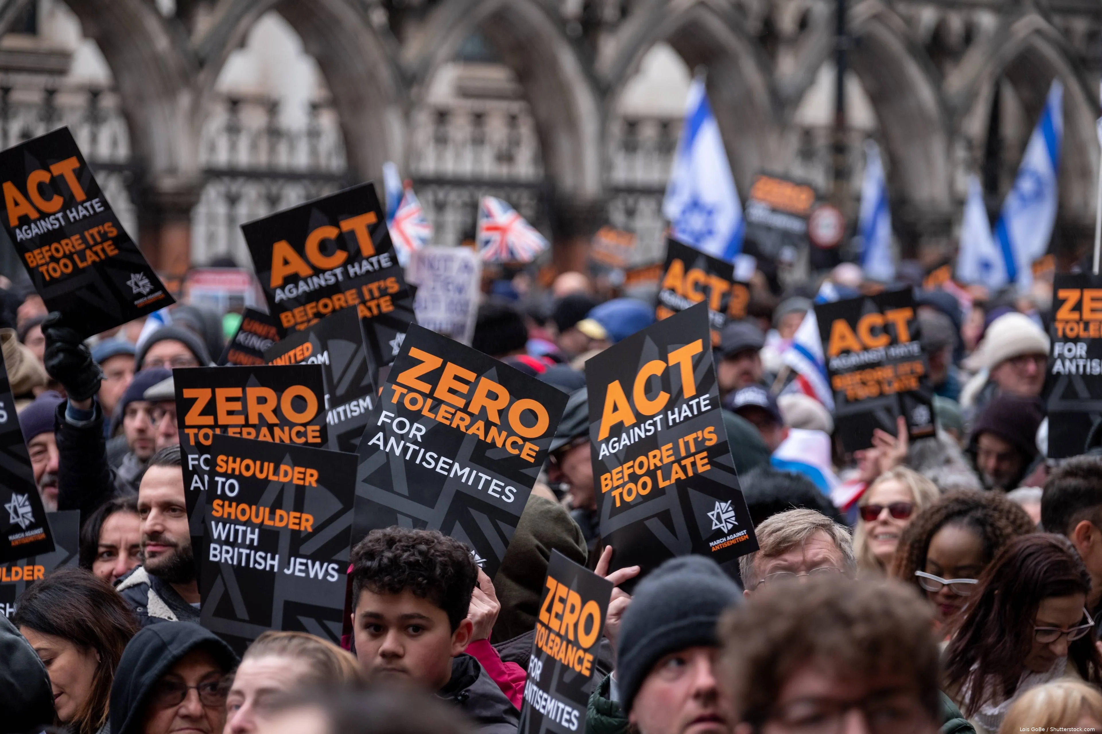 shutterstock_2393902699