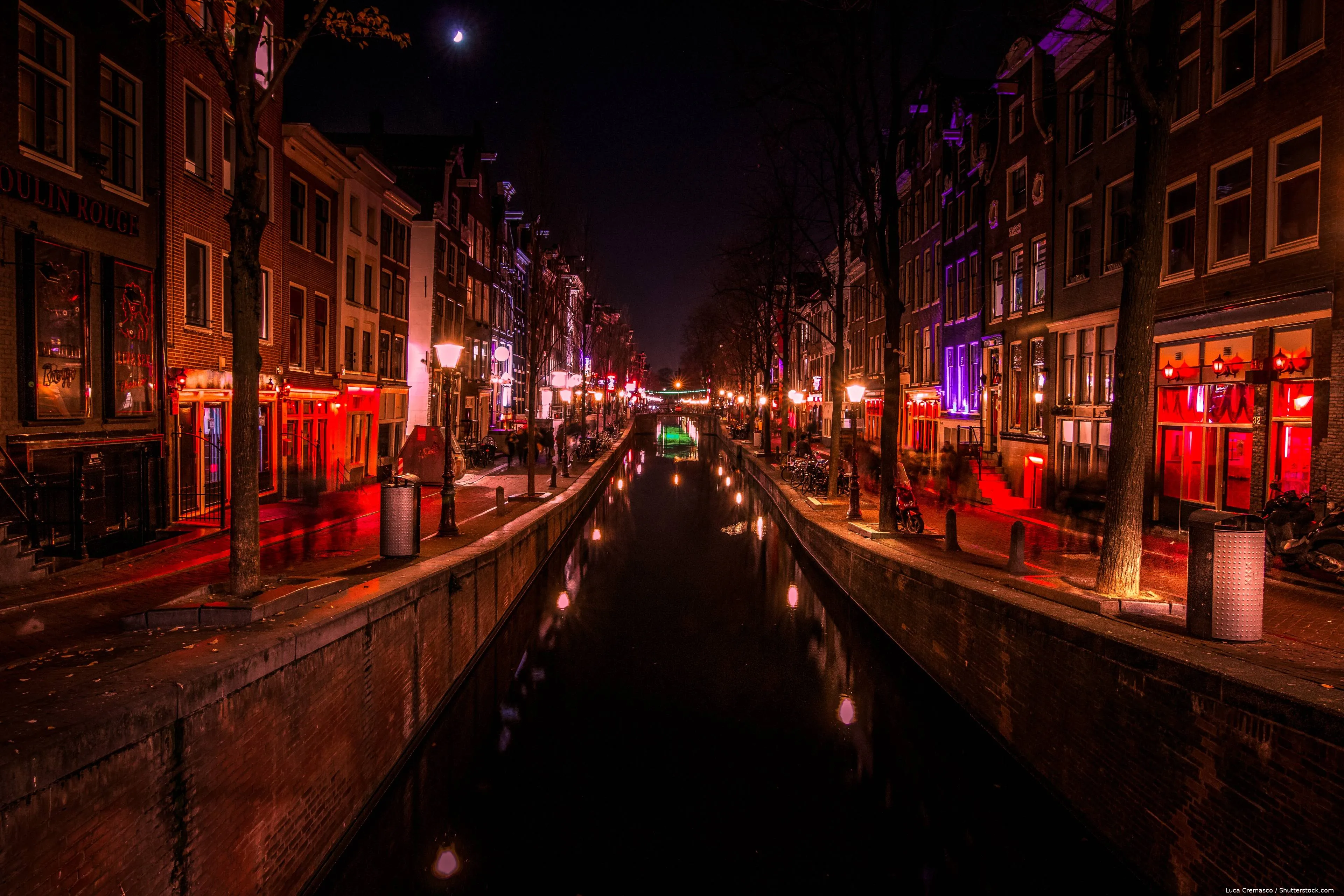 shutterstock_2143458141