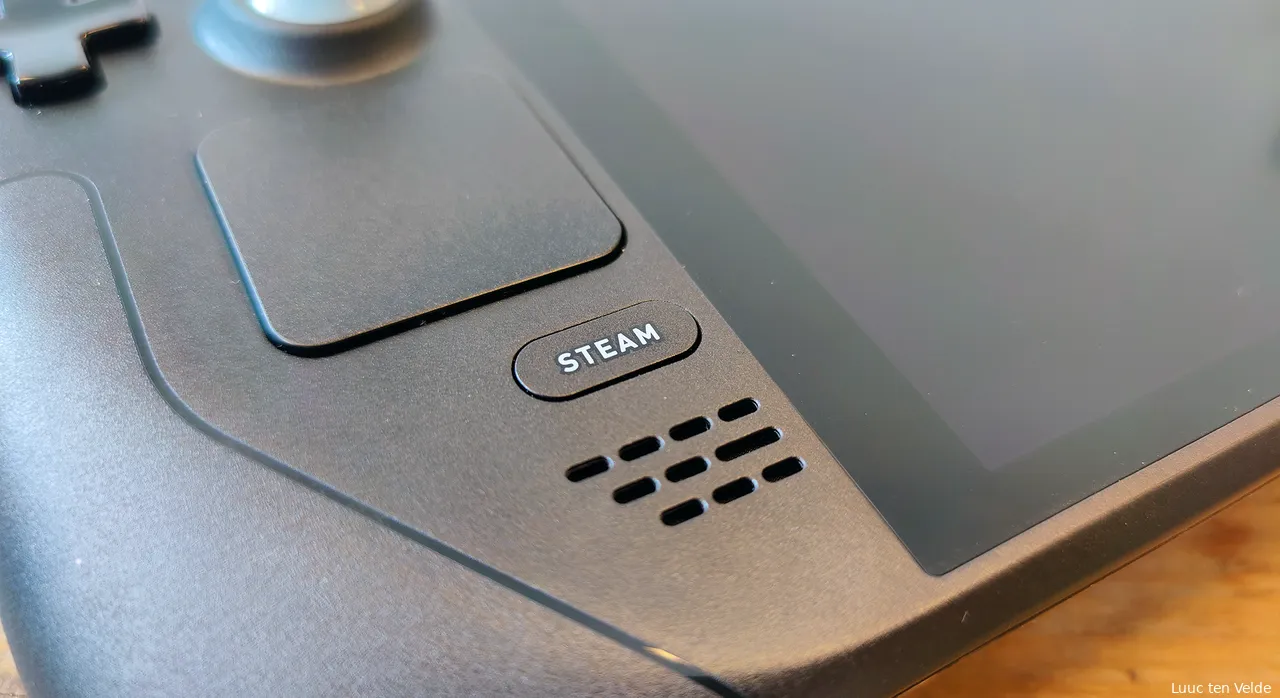 steam deck left close 2f1653307830