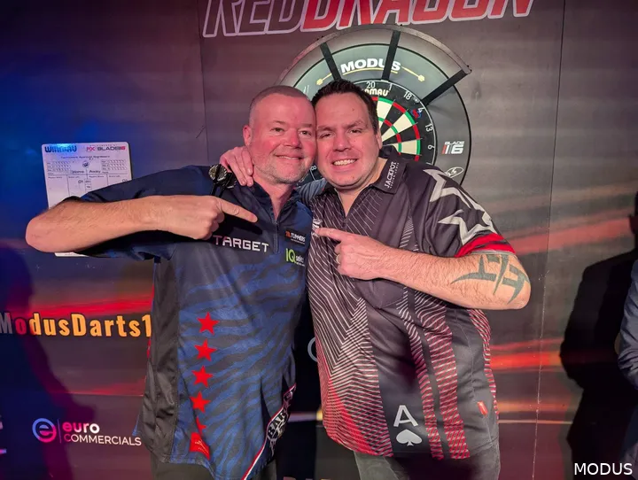 Der zweimalige Weltmeister Adrian Lewis ist bei Exhibiotions beliebt