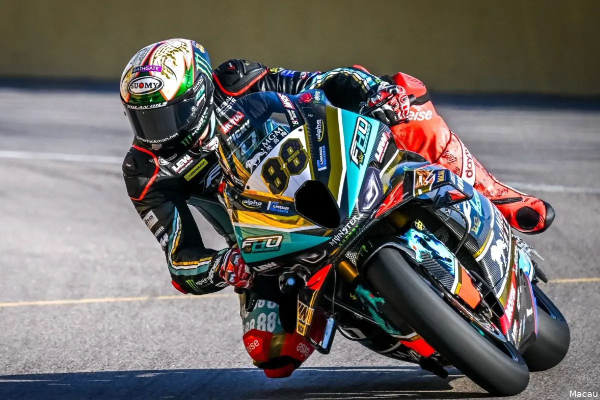 peter hickman pole macau 2023 1