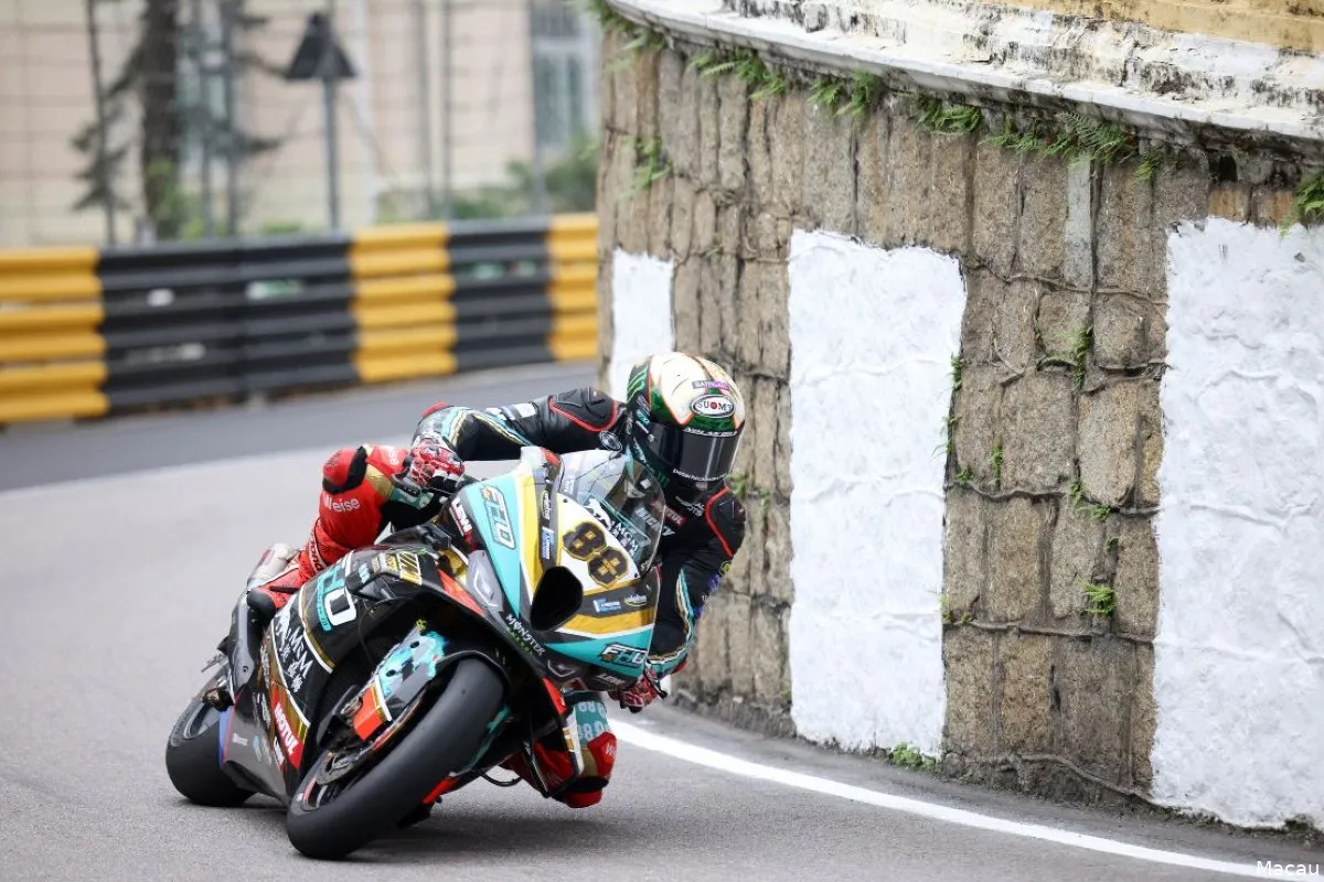 peter hickman macau grand prix practice 2023