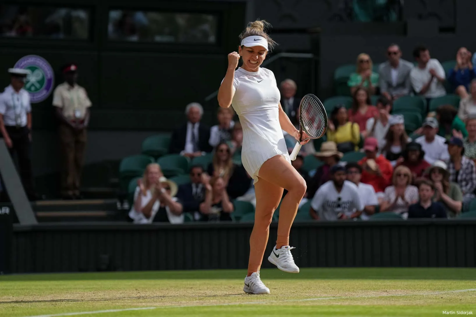 Halep Simona Wimbledon2022 MartinSidorjak4