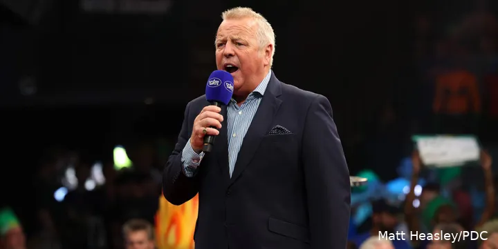 De bekende omroeper John McDonald