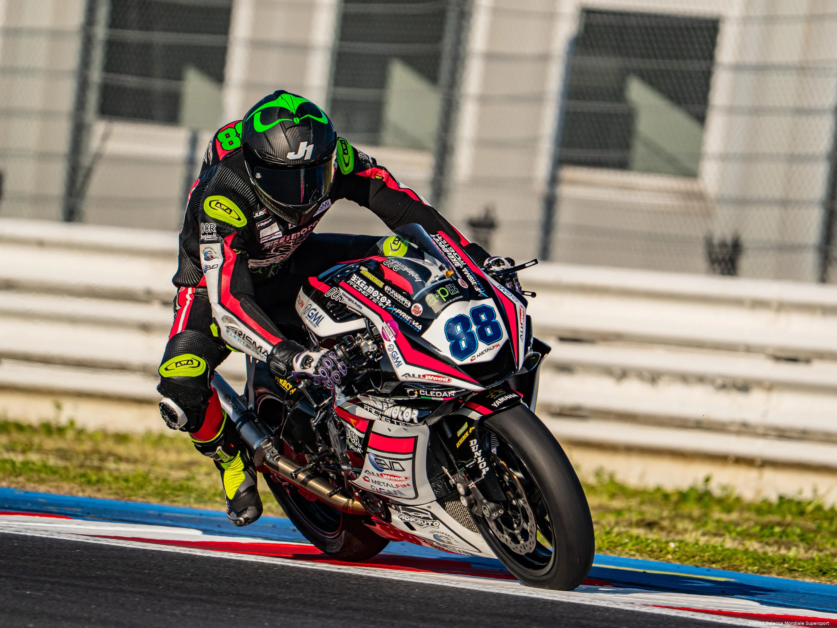 2dca5830 ee2c 4ca3 a0cf cebd3ce6eec9