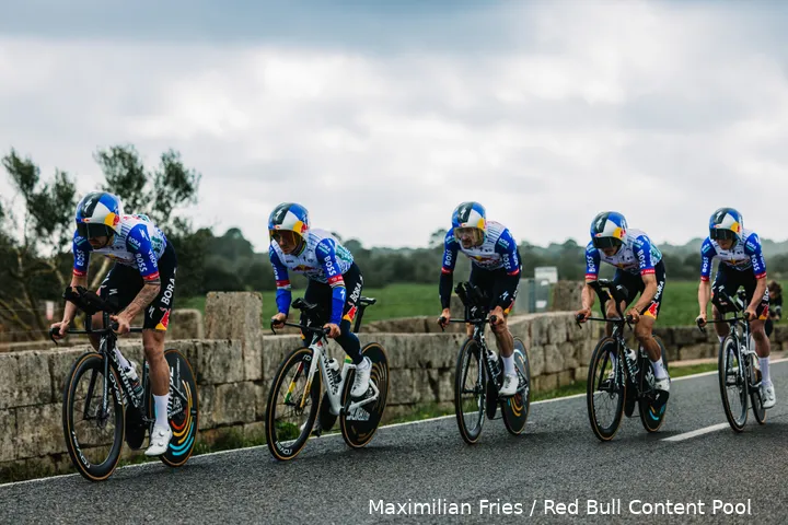 ttt-ploegentijdrit-red-bull