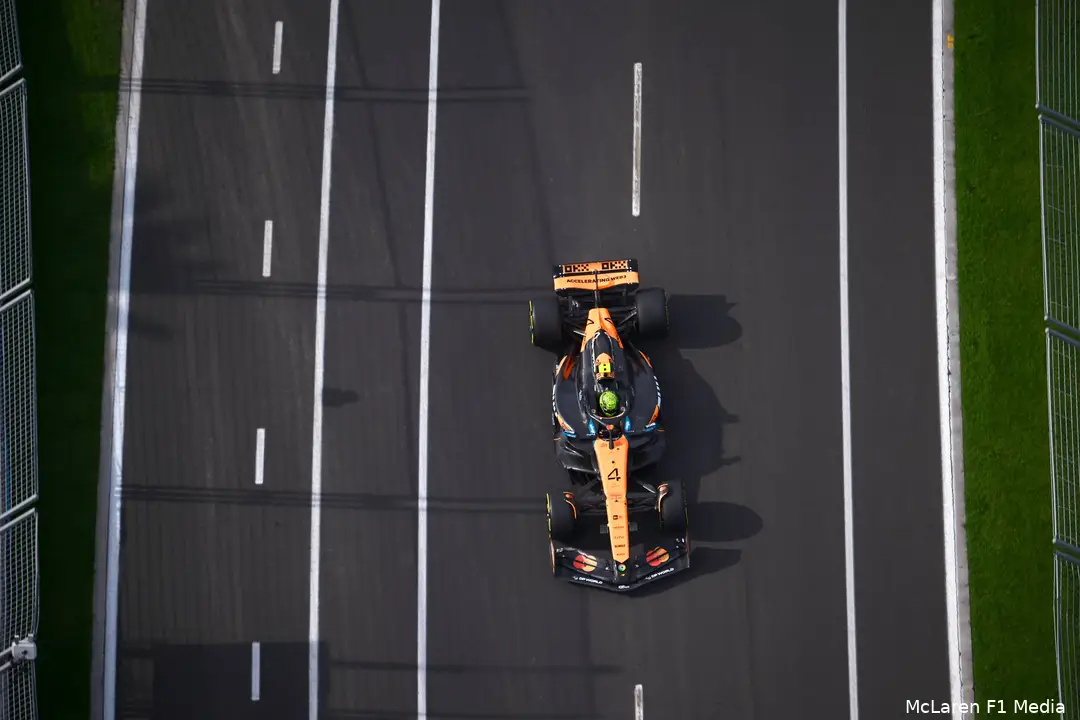 <i>Beide auto's van McLaren eindigde de trainingen in de top vier.</i>