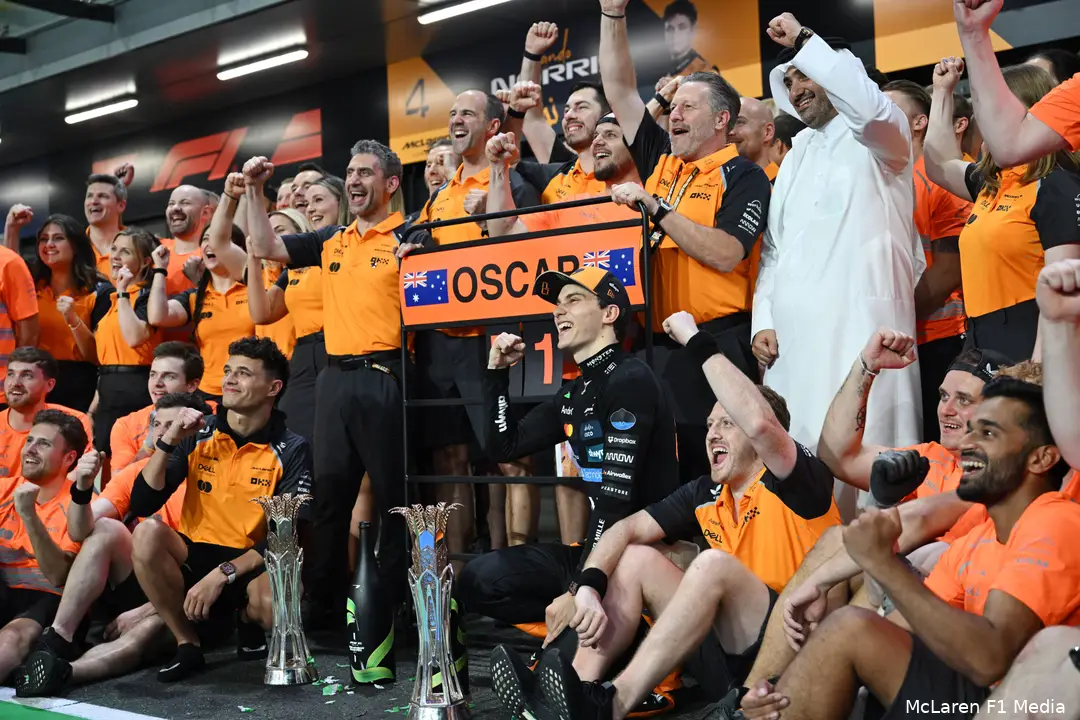 mclaren andrea stella zak brown oscar piastri lando norris gp saoedi arabie 2025 zondag