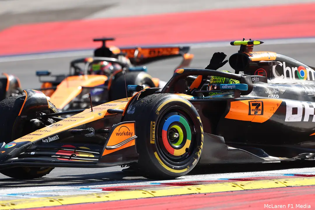 lando norris oscar piastri mclaren gp oostenrijk 2025 zondag 2
