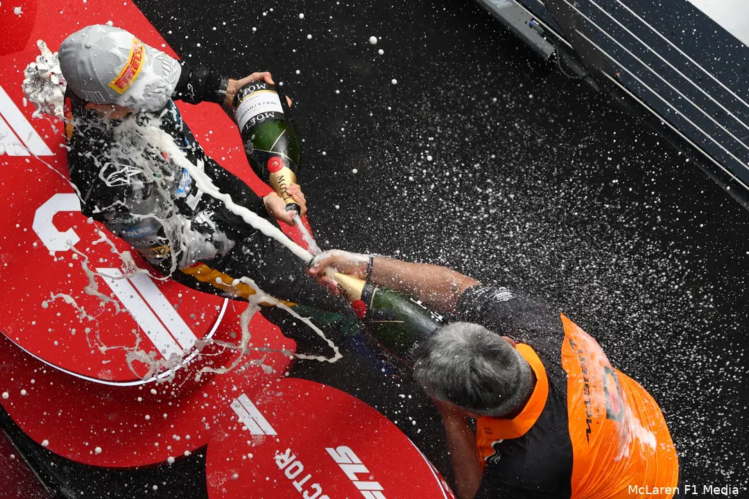 oscar piastri podium silverstone 2025