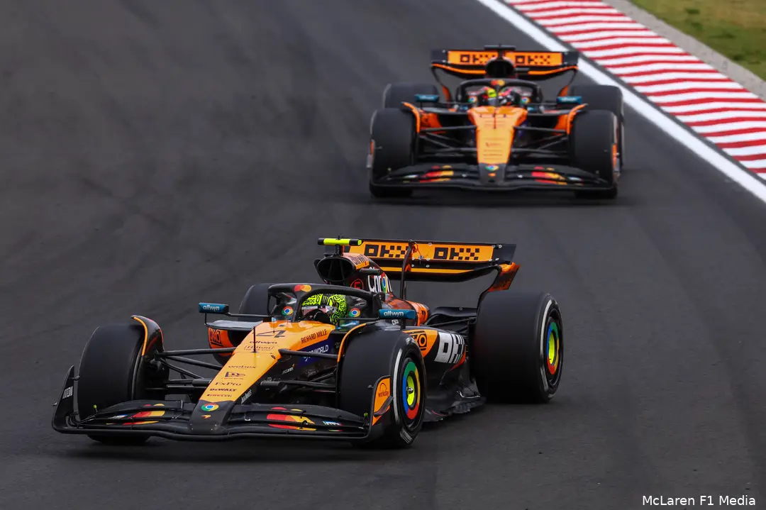 lando-norris-oscar-piastri-zondag-race-mclaren-hongarije