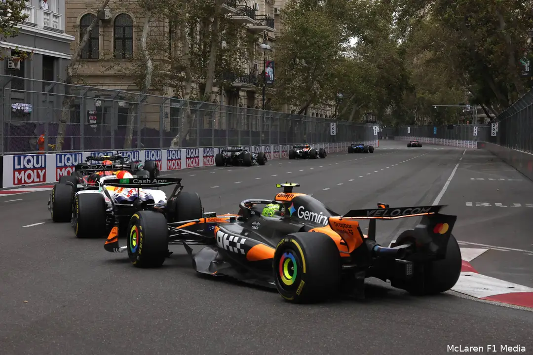 lando-norris-mclaren-gp-azerbeidzjan-2025-zondag-25
