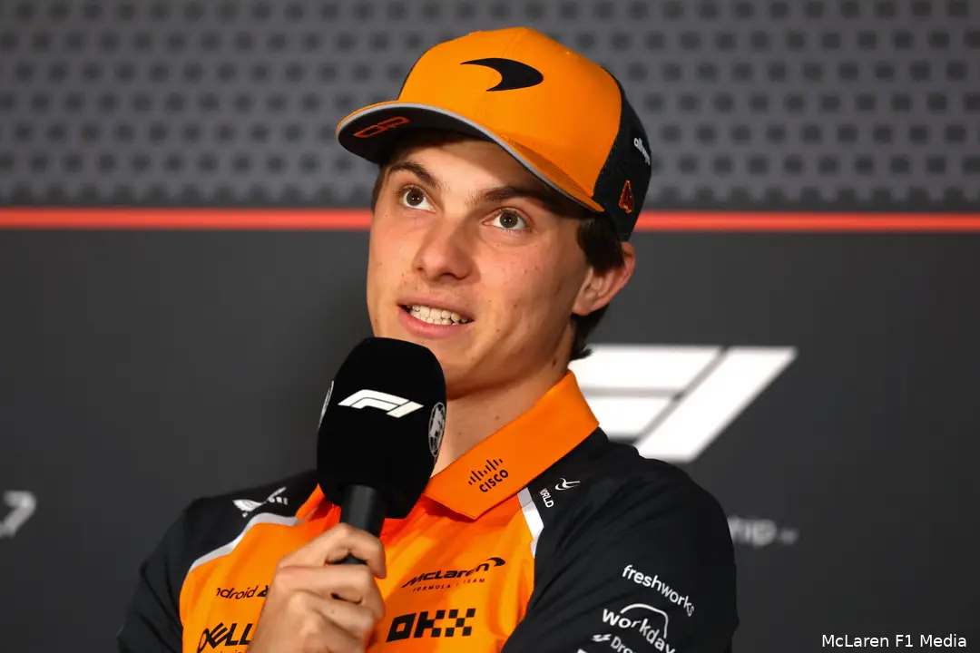 oscar-piastri-mclaren-baku-vrijdag (7)