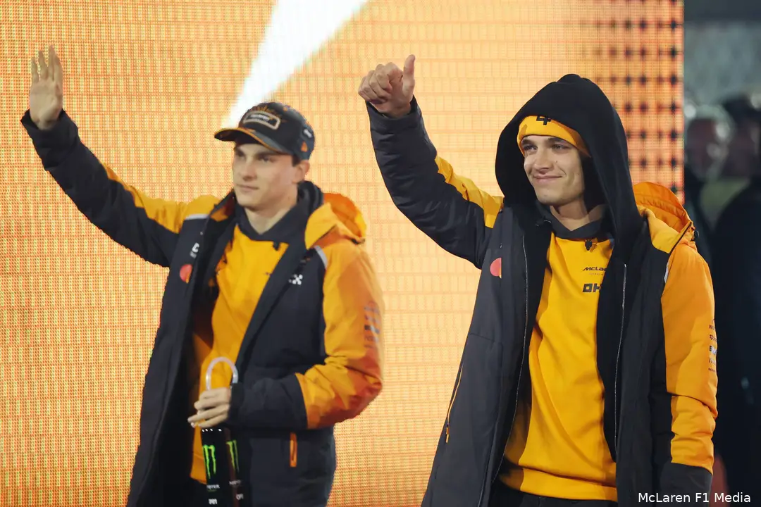 lando-norris-oscar-piastri-mclaren-gp-las-vegas-2025-zondag-2