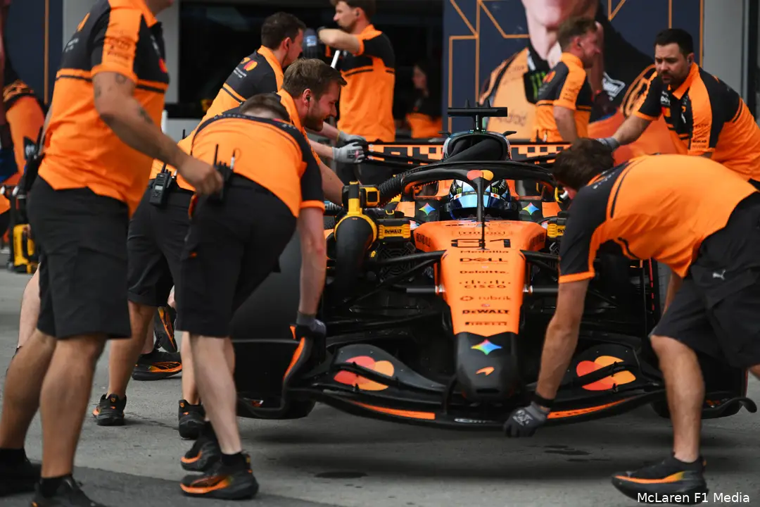 pits-oscar-piastri-mclaren-canada-2026-zaterdag