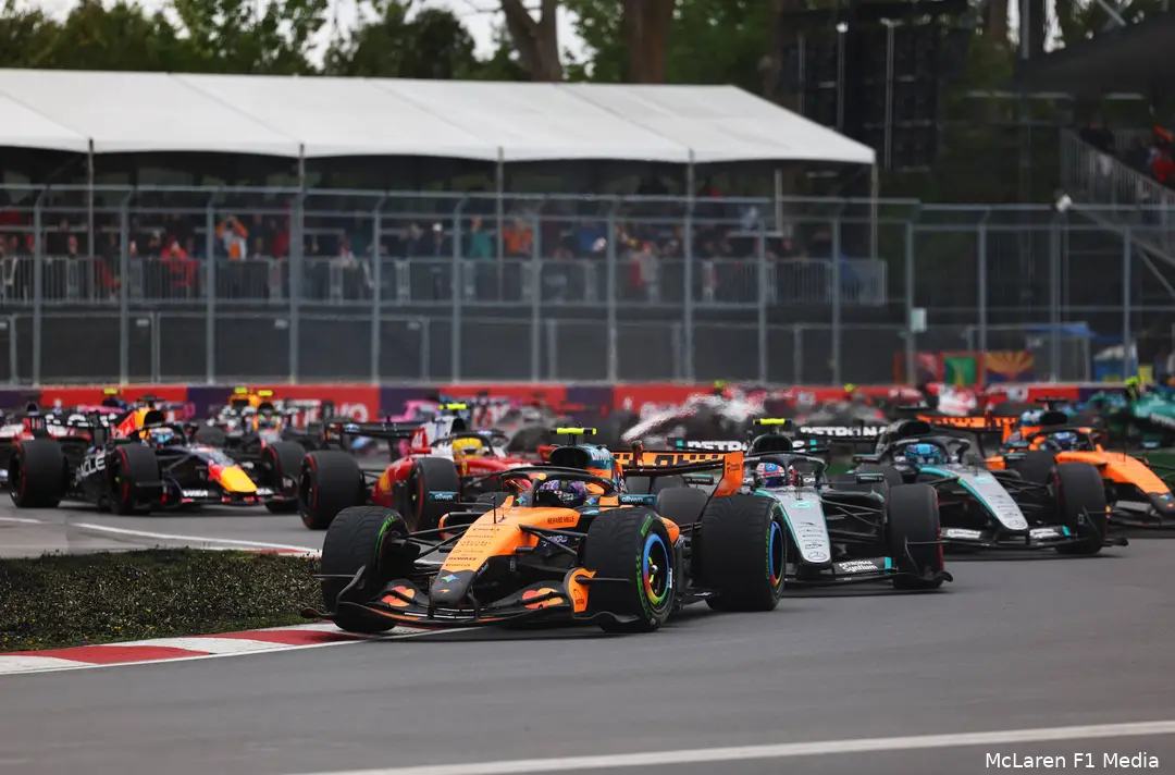 start-kimi-antonelli-mercedes-george-russell-lando-norris-oscar-piastri-mclaren-2026-zondag-race-canada