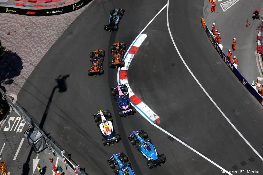 lando-norris-start-oscar-piastri-mclaren-monaco-zondag-2026