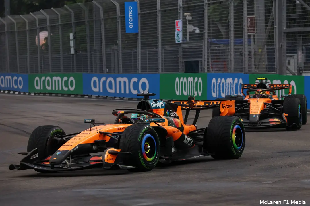 lando-norris-oscar-piastri-mclaren-gp-singapore-2026-zaterdag-8