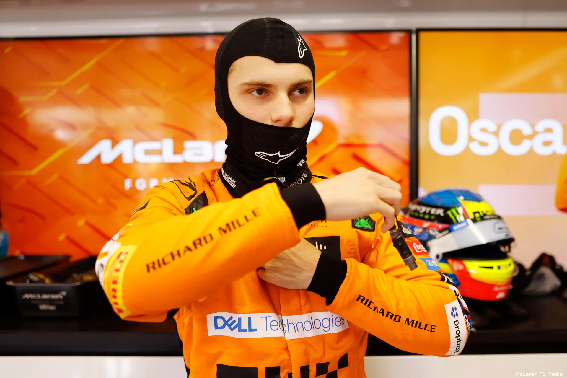 oscar piastri mclaren helm hongarije