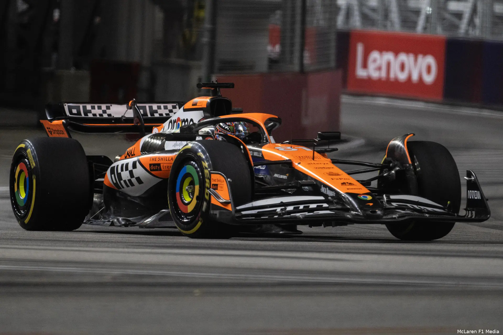 singapore mclaren vrijdag livery oscar piastri 1