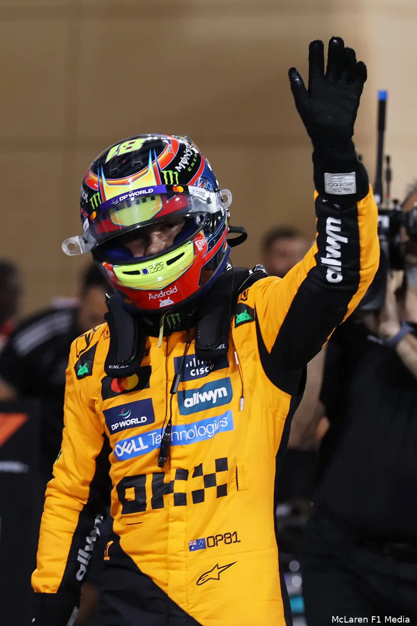 oscar piastri pole position zaterdag mclaren bahrein 2025