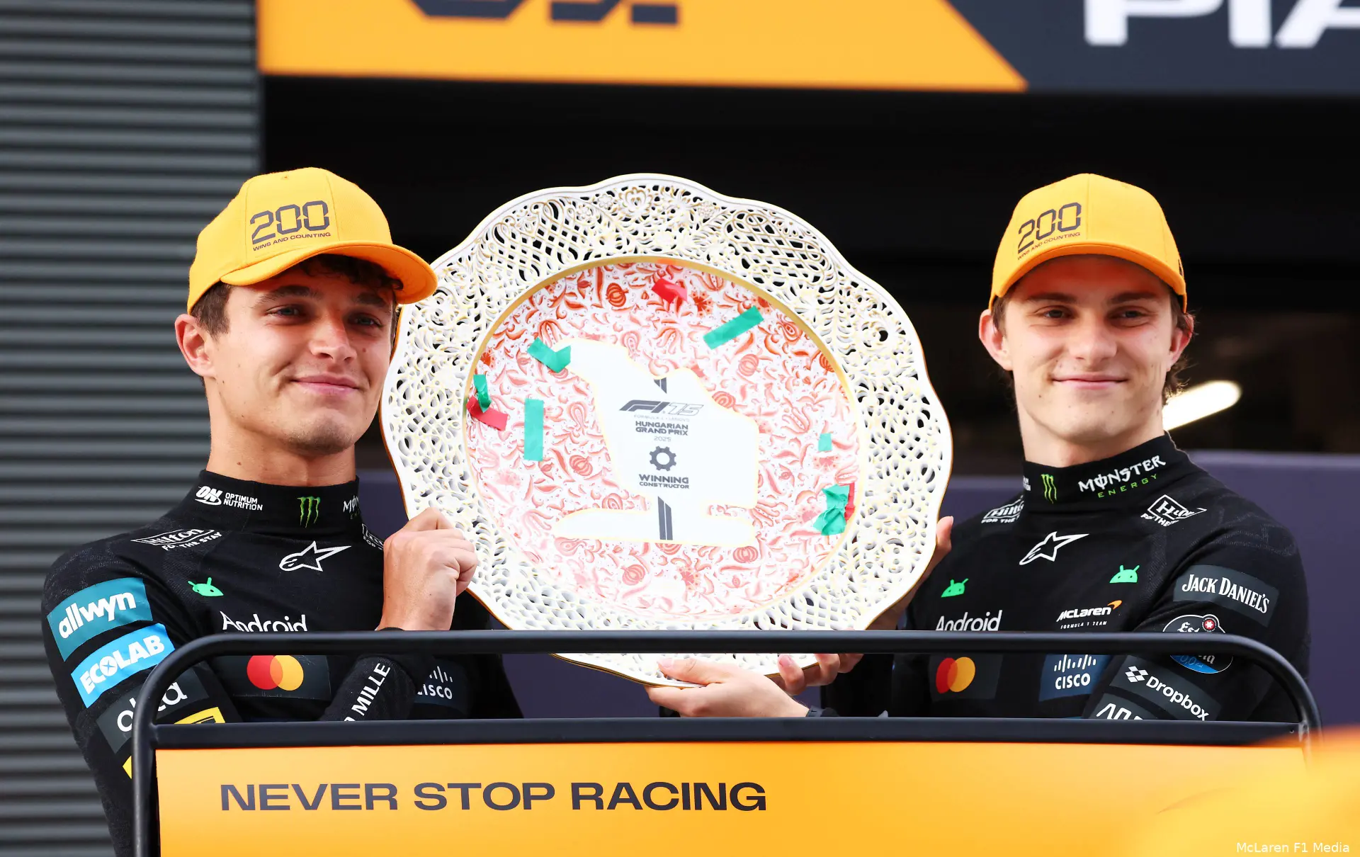 lando-norris-mclaren-gp-hongarije-2025-zondag-oscar-piastri-7