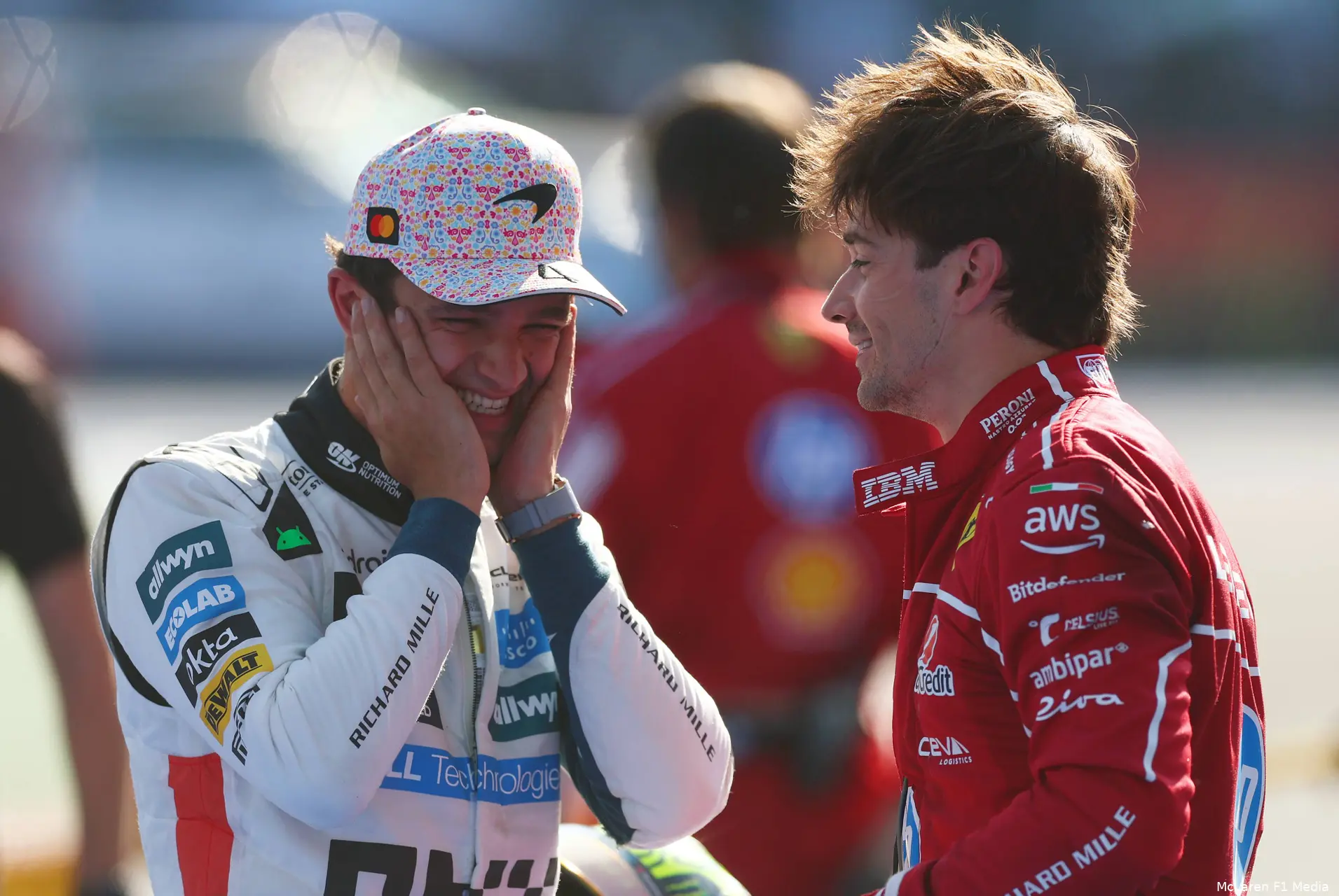 charles-leclerc-ferrari-lando-norris-mclaren-mexico-zondag-2025