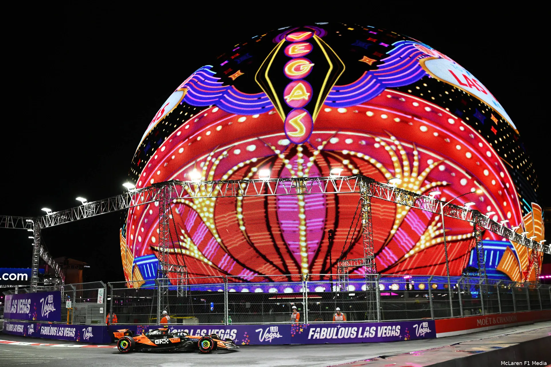 lando-norris-vt3-las-vegas-mclaren-2025