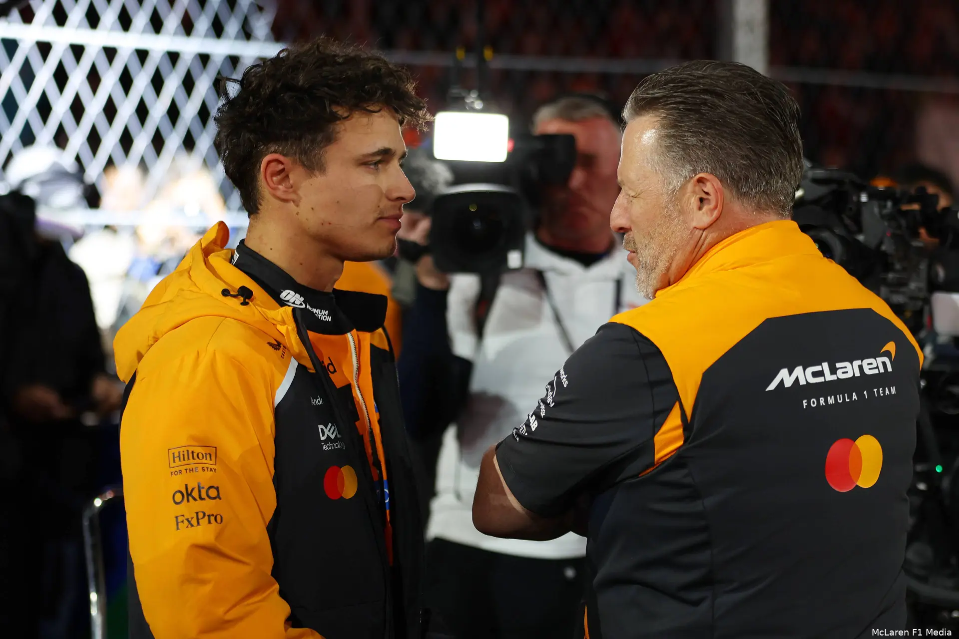 lando-norris-zaK-BROWN-mclaren-gp-las-vegas-2025-zondag